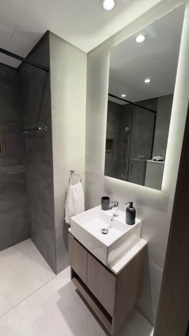 New! Modern Cosy Laya Heights * Dubai