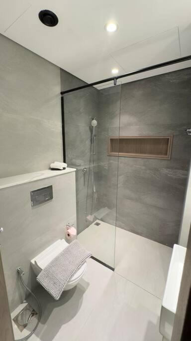 New! Modern Cosy Laya Heights Apartment *