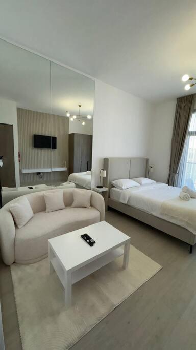 New! Modern Cosy Laya Heights Dubai